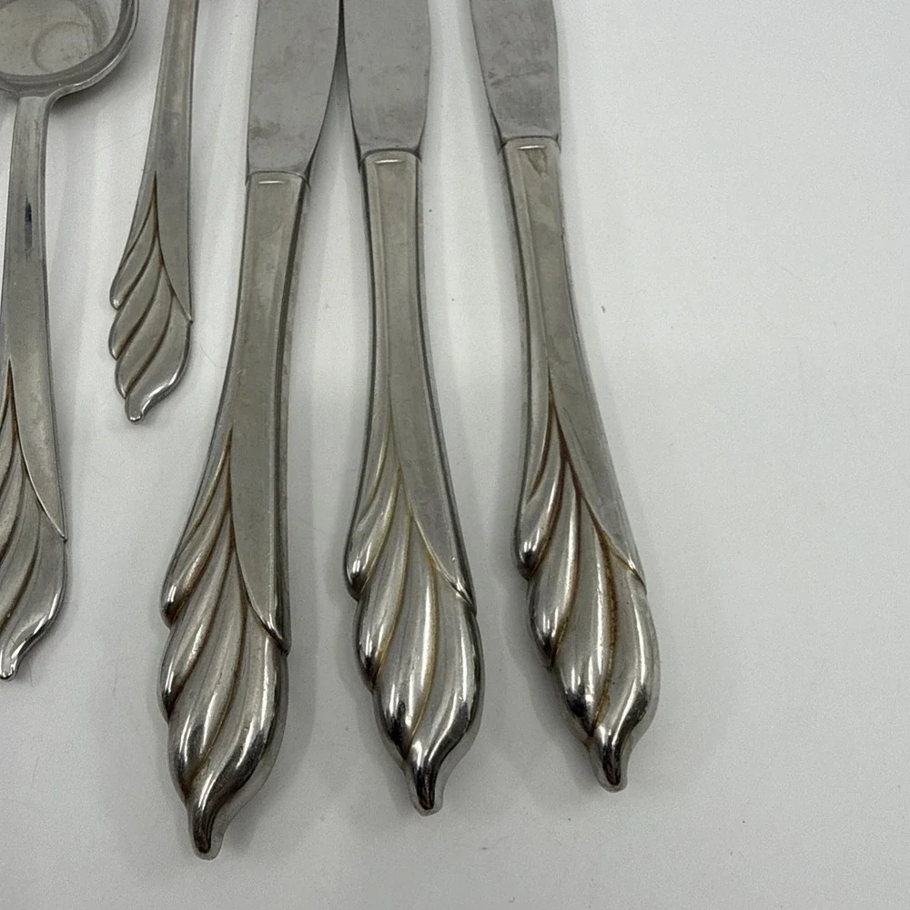 Lot of 10 Oneida USA Stainless Flatware Liberty's Light‎ Forks Spoons Knives